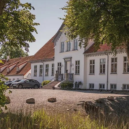 Sonnerupgaard 3* Kirke-Hvalsø