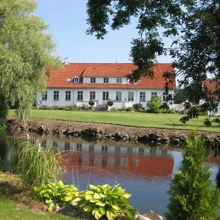 Sonnerupgaard 3* Kirke-Hvalsø